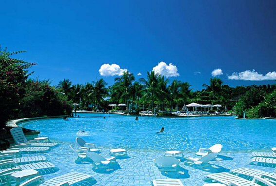 ?？诼糜? /> 
</p>
??菲律賓觀光部首都地區(qū)主任辛席婭表示，?？谂c菲律賓的旅游是雙向互動的，近年來由于經(jīng)濟發(fā)展迅速，許多菲律賓年輕人選擇出國旅游，而海口豐富的旅游資源、便利的簽證政策及直飛航班，將會引爆菲律賓旅客去?？诼糜蔚臒崆椤Ｐ料瘚I建議馬尼拉和?？诮⒒ハ嗪献?、互相推介、互相輸送旅客的雙向聯(lián)合機制，促成兩地旅游、經(jīng)貿(mào)多方位合作與發(fā)展。<br />
??推介會上，?？谂c菲律賓雙方在旅游優(yōu)惠政策、接待條件、產(chǎn)品特色等方面進行了深入交流，計劃未來將加強合作力度，攜手共同促進旅游和經(jīng)濟的發(fā)展。<br />
<div>
	<br />
</div></p>
<p><div   id=